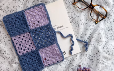 Comment réaliser une pochette en carrés granny ?
