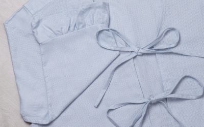 Comment transformer une chemise en blouse à nœuds ?