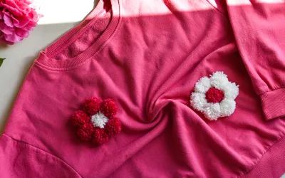 Comment personnaliser un sweat avec des pompons ?