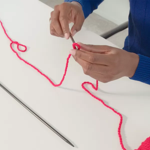 Tuto comment monter une maille - Etape 5 - Prima Mercerie Tuto comment monter une maille - Etape 5