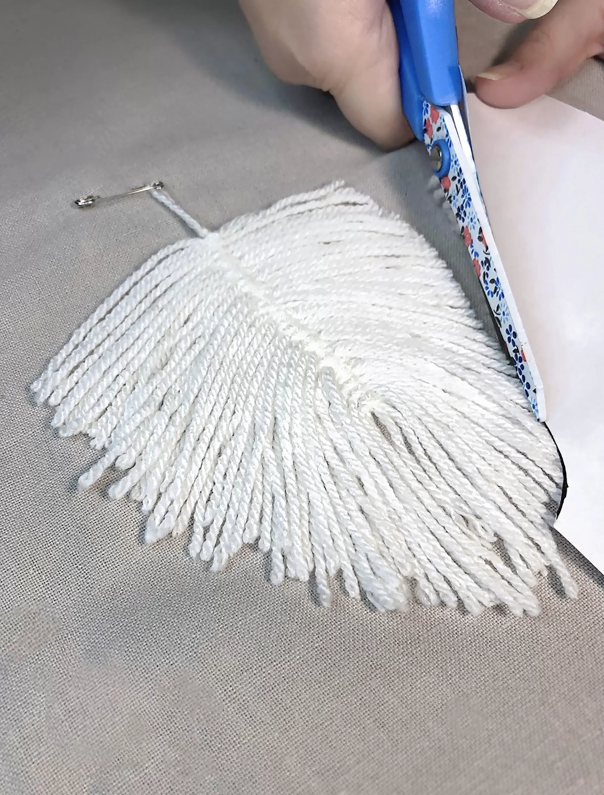 Tuto plume en laine étape 10 Tuto plume en laine étape 10
